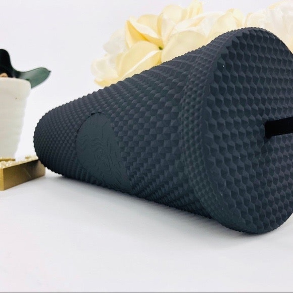 2019 Matte Black 3D Studded Starbucks Tumbler Cup - Picture 4 of 6